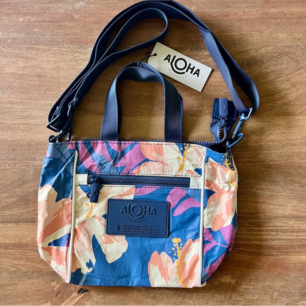 NWT Aloha Collection Crossbody in Pape’ete by Sumadra